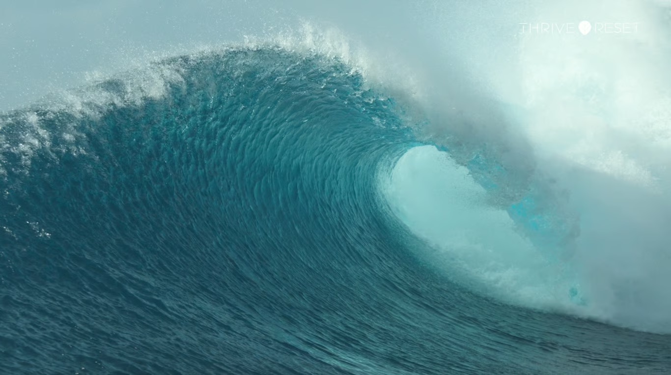 A wave crashing